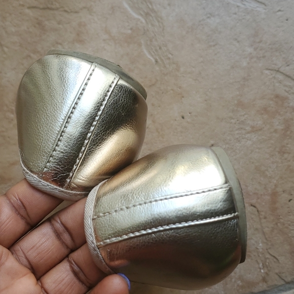 KENNETH COLE - Picture 3 of 9